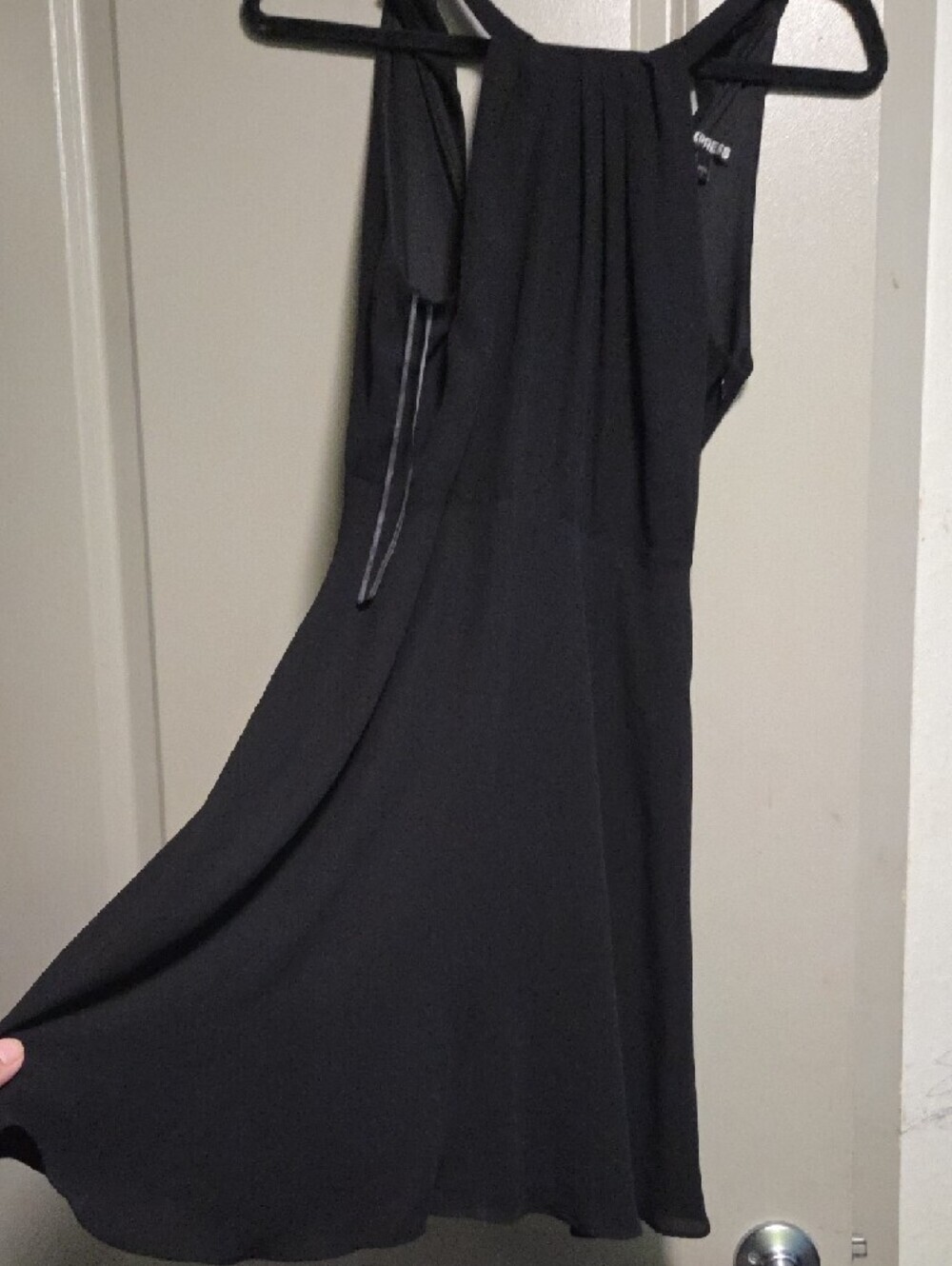 Express Black Sleeveless V‑Neck Midi Dress - Picture 3 of 7